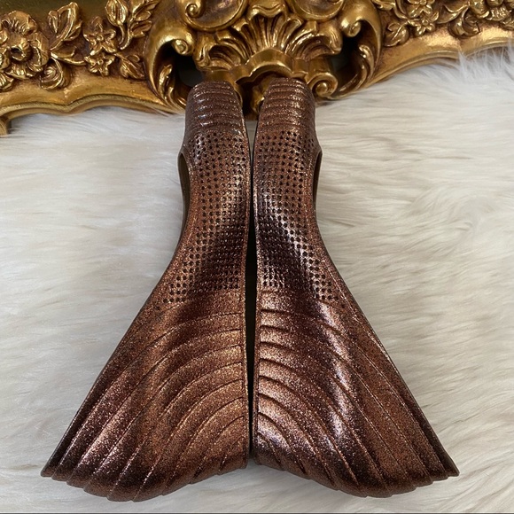Chic By Lady Couture Rose Gold Metallic Wedges - Picture 6 of 14